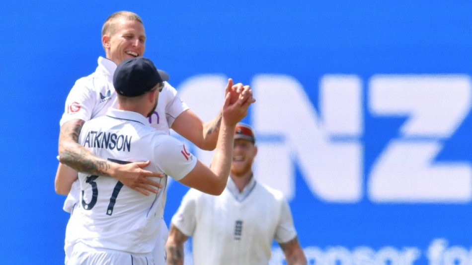 England strike twice to have New Zealand in trouble in first Test