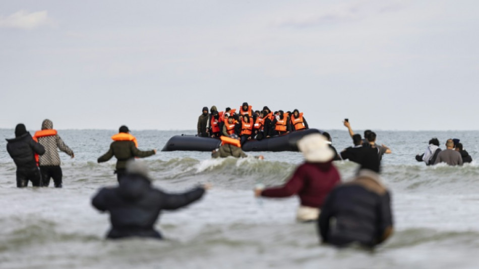 Royaume-Uni: premières arrestations de migrants avant leur expulsion vers le Rwanda