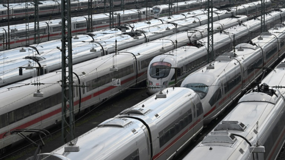 Bahngewerkschaft EVG kündigt neuen Bahnstreik an - Termin noch unklar