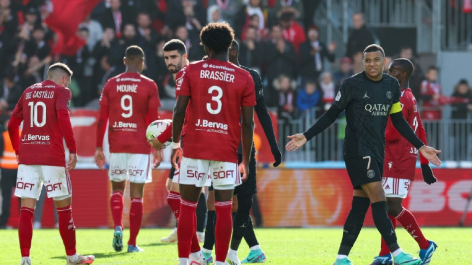 Mbappé explica que discutiu com torcedores Brest para defender Hakimi