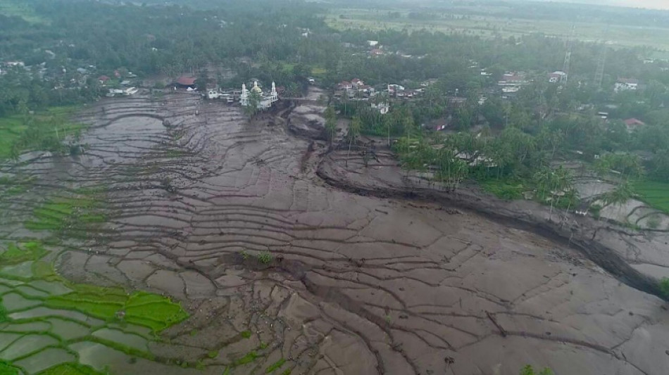 "Dieu, aie pitié!" : les survivants racontent l'horreur des inondations en Indonésie