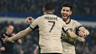 PSG vence Strasbourg com gols de Mbappé e Asensio mas não convence