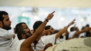 Thousands 'stone the devil' as packed hajj winds down