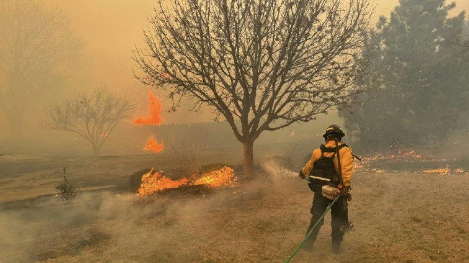 Deux morts au Texas, confronté au plus grand incendie de son histoire