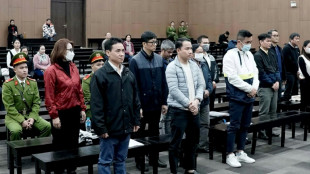 Funcionarios de Vietnam a juicio por sobornos en vuelos por el covid-19