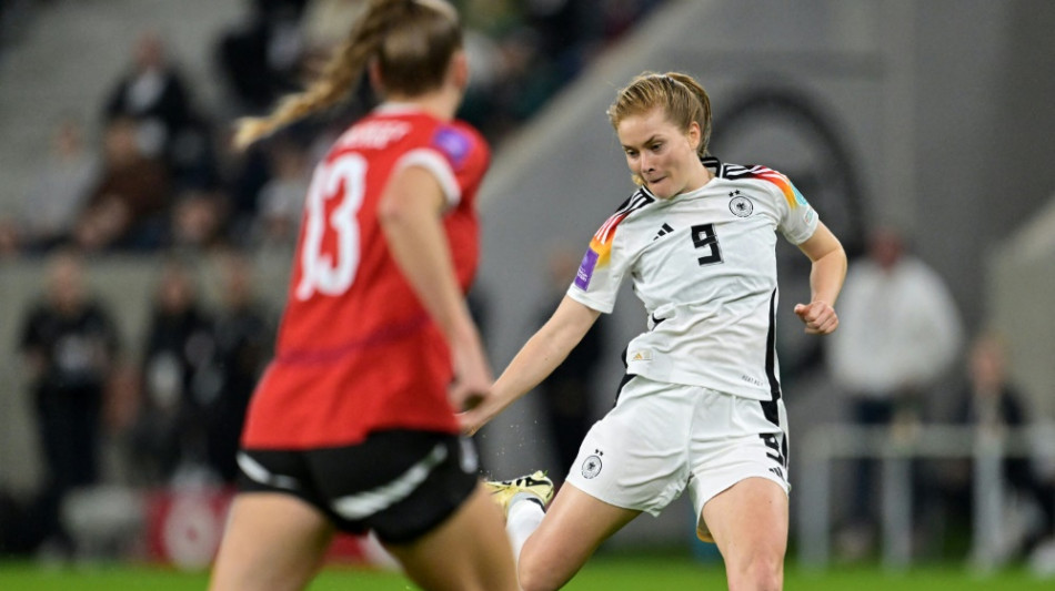 Deutsche Fußballerinnen fliegen zu Olympia ab