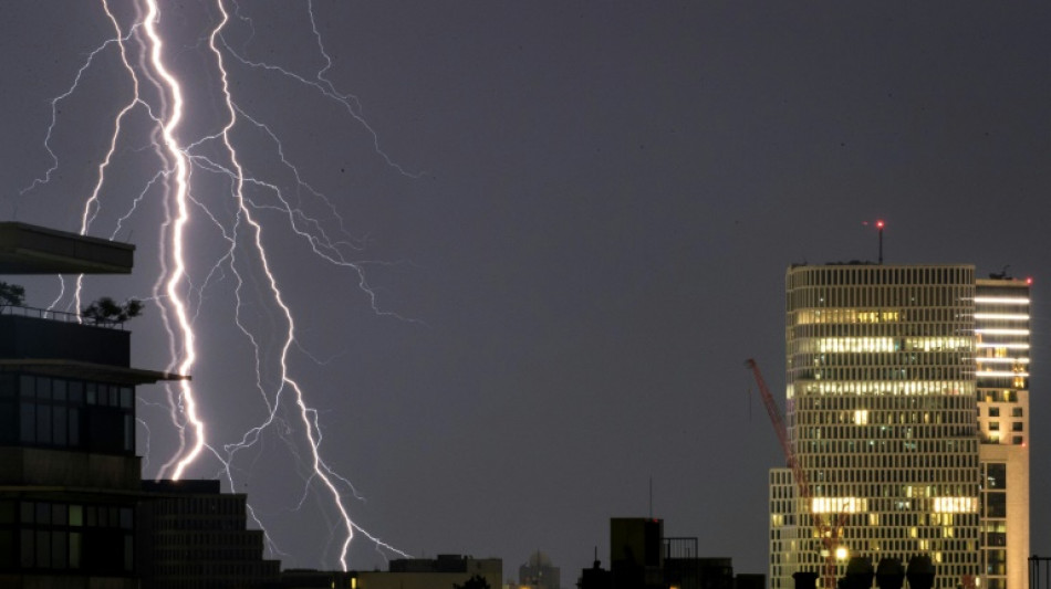 Zehlreiche Brände durch Unwetter in Deutschland