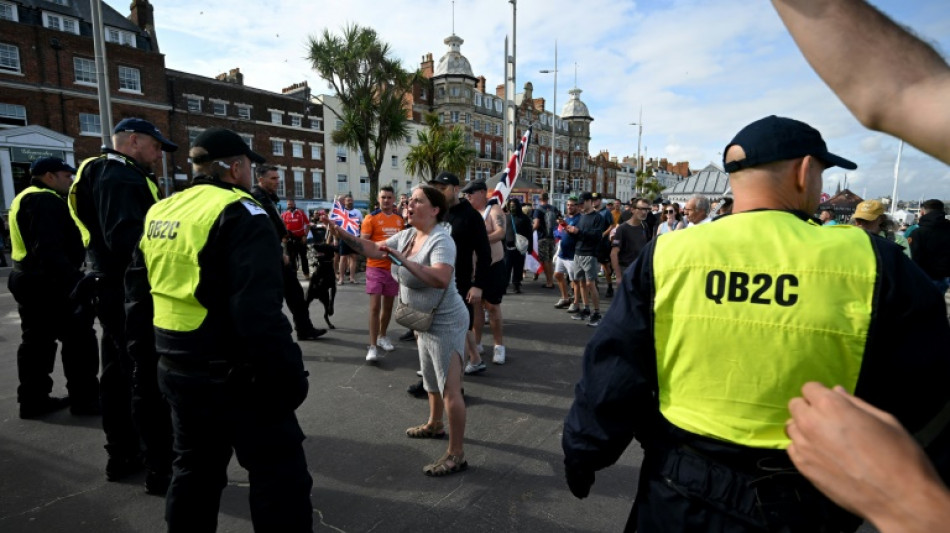 Britische Regierung will nach rechtsradikalen Ausschreitungen hart durchgreifen