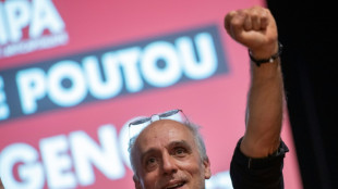 Présidentielle: Poutou contre la "dangereuse arnaque" du capitalisme