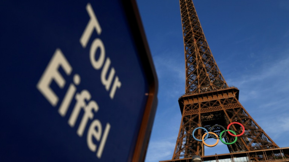 Continua polêmica por anúncio de manter anéis olímpicos na Torre Eiffel