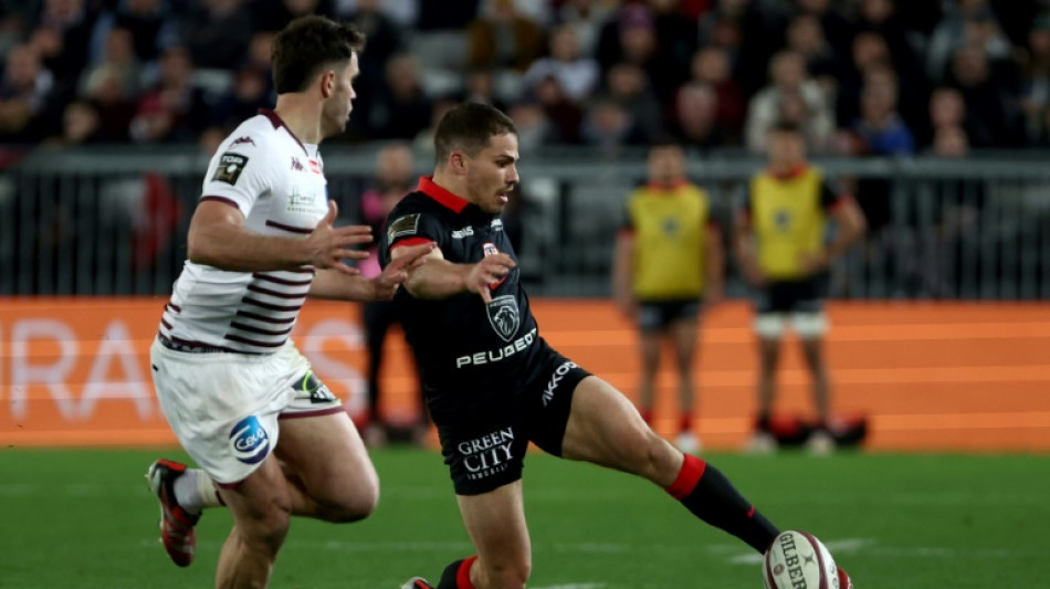 Top 14: Antoine Dupont, meilleur en 9 ou en 10?