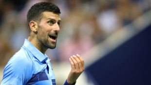 Djokovic avança após desistência de Djere e supera Federer em vitórias no US Open