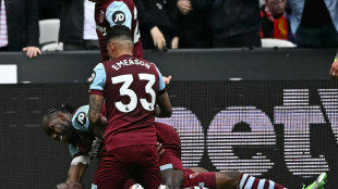 Liverpool empata com West Ham e praticamente dá adeus ao título da Premier League