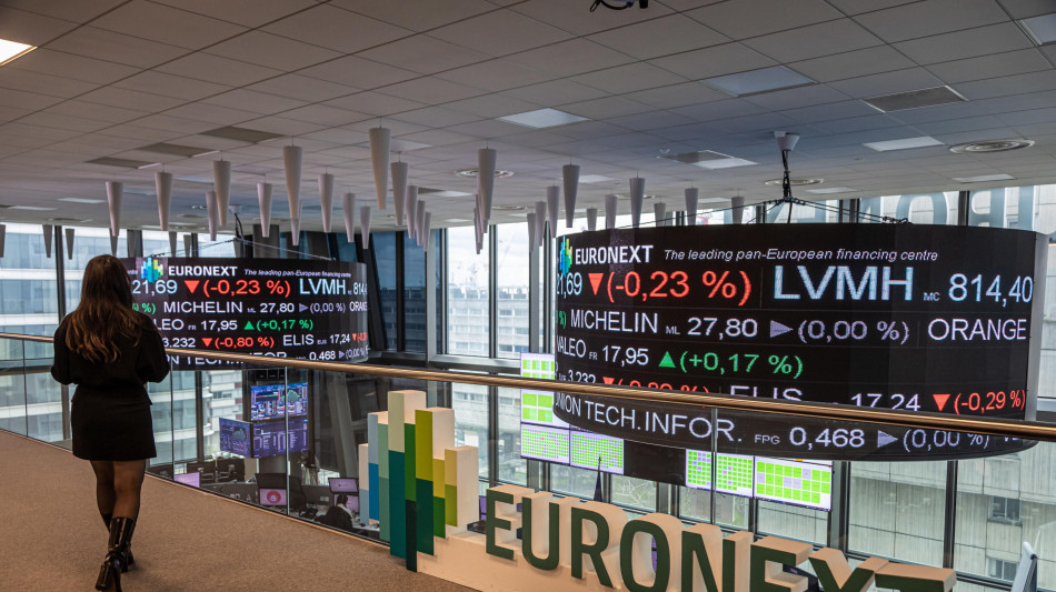 Borsa: Europa in ordine sparso, future contrastati, Milano +0,6%