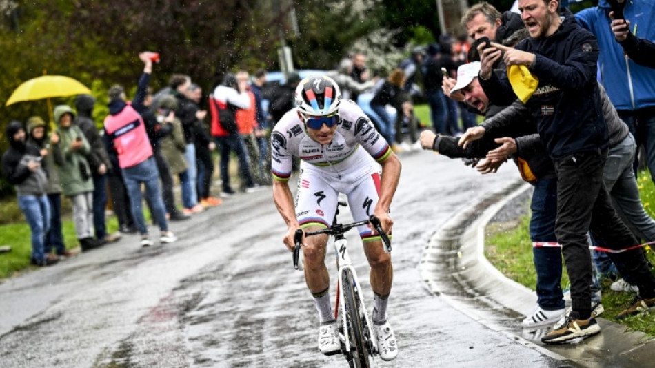 Evenepoel repite triunfo en la Lieja-Bastoña-Lieja, Pogacar operado de la muñeca