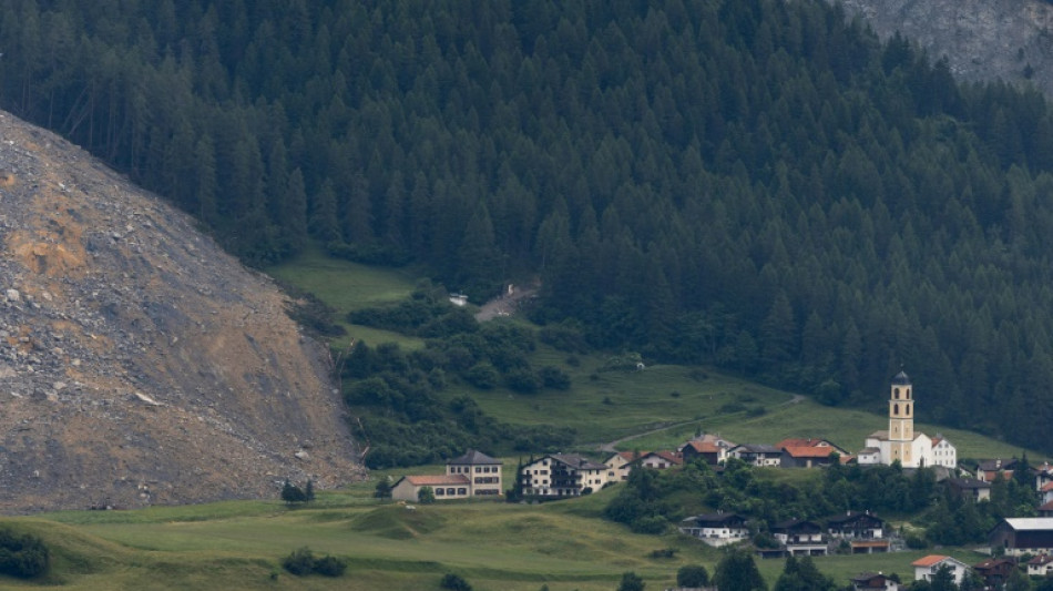 Suisse: un village fantôme épargné par un énorme éboulement