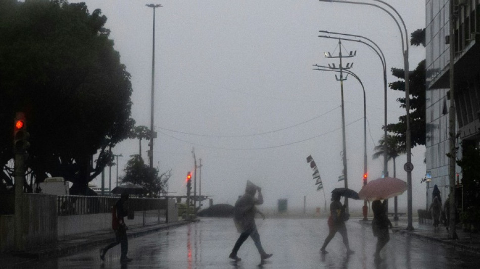 Temporal deixa ao menos nove mortos no sudeste do país