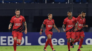 Athletico-PR vence Libertad (2-1) de virada e lidera Grupo G da Libertadores