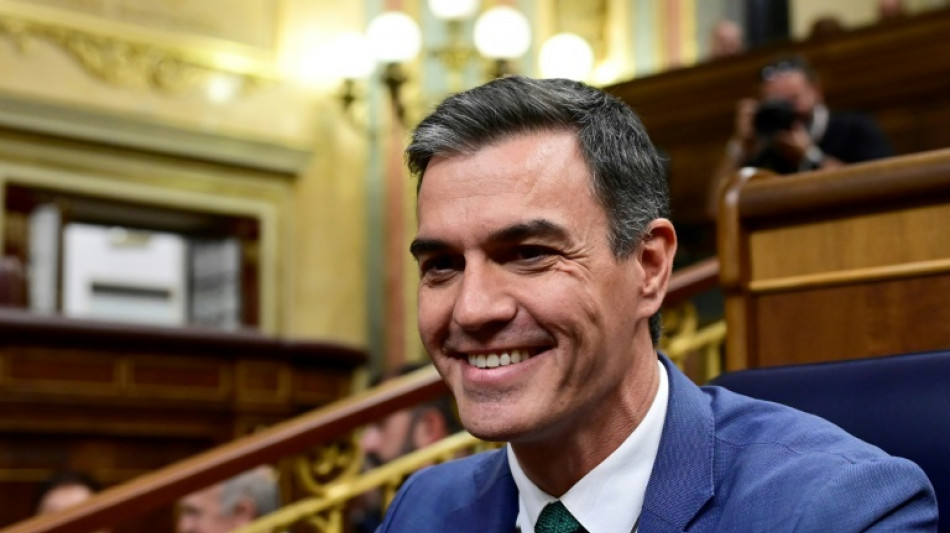 Pedro Sánchez acude al Parlamento español para obtener un nuevo mandato