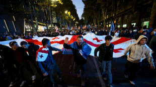 UE pede investigação sobre eleições legislativas na Geórgia; presidente convoca protestos