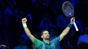 Djokovic vence Rune no ATP Finals e garante posto de número 1 ao fim da temporada