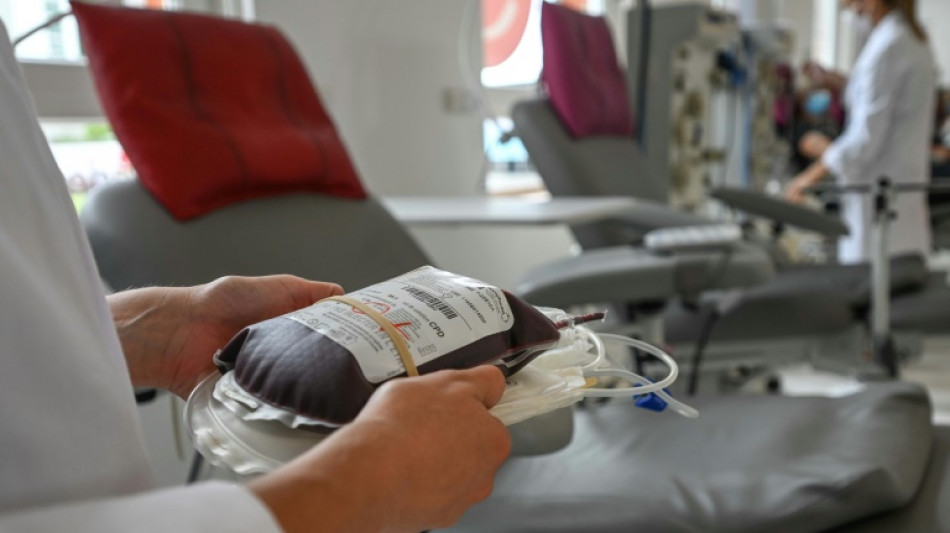 Transfusions: nouvel appel aux donneurs de sang, surtout de groupe 0 négatif