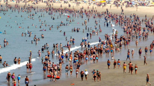 Las playas noroccidentales de España se llenan de bolitas de plástico