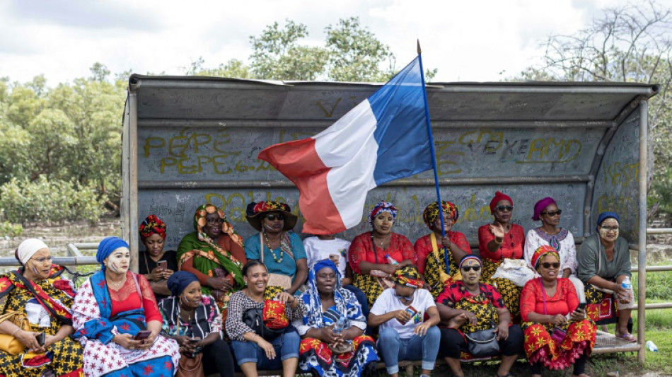 Mayotte: manifestation de soutien à Wuambushu dans l'île, les Comores rouvrent leurs ports