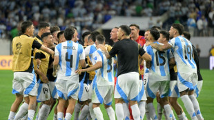 El 'Dibu' Martínez lleva a Argentina a semifinales y espera por  Canadá o Venezuela