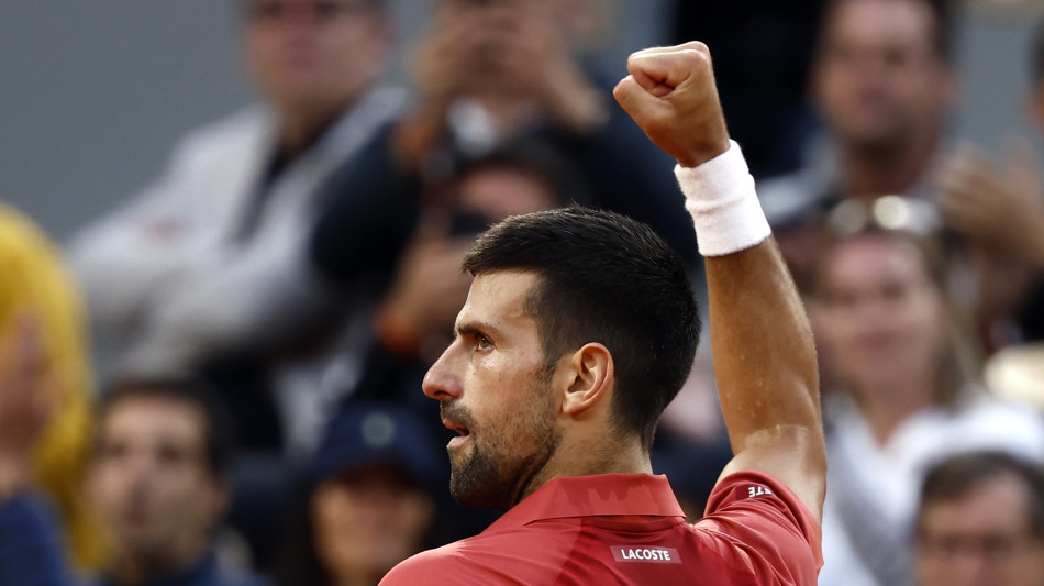 Roland Garros: Djokovic show, batte Cerundolo e va ai quarti