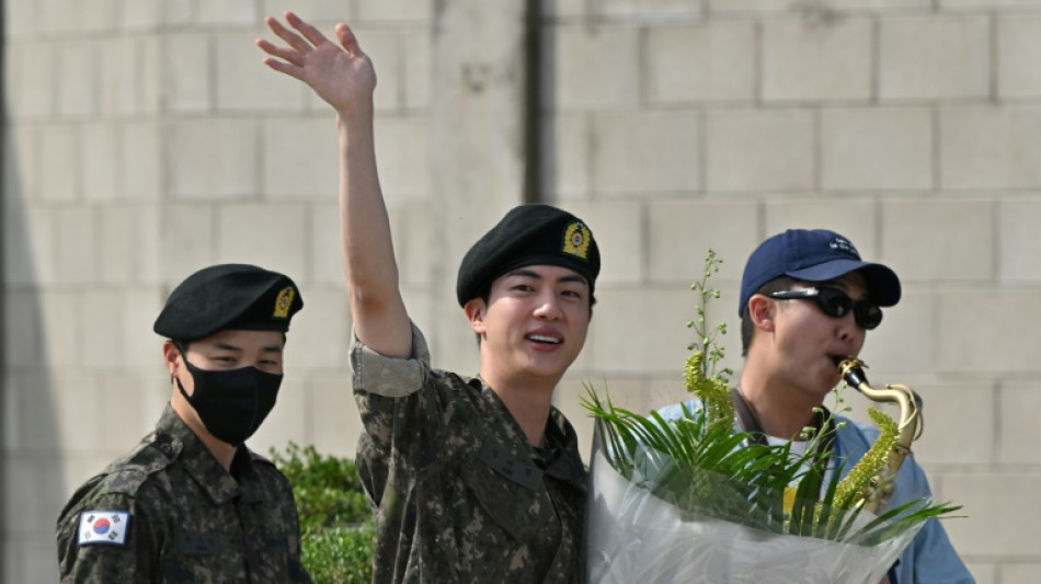 Corée du Sud: Jin, premier membre de BTS libéré de son service militaire