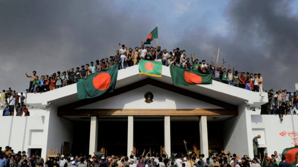 Presidente de Bangladesh dissolve o Parlamento após renúncia e fuga da primeira-ministra