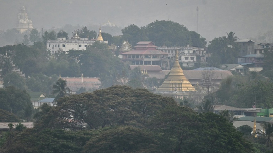 Birmanie: la junte essuie un lourd revers avec la chute d'une ville clé à la frontière thaïlandaise