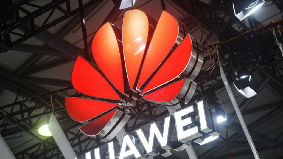 Huawei lanza su primer "smartphone" con sistema operativo propio