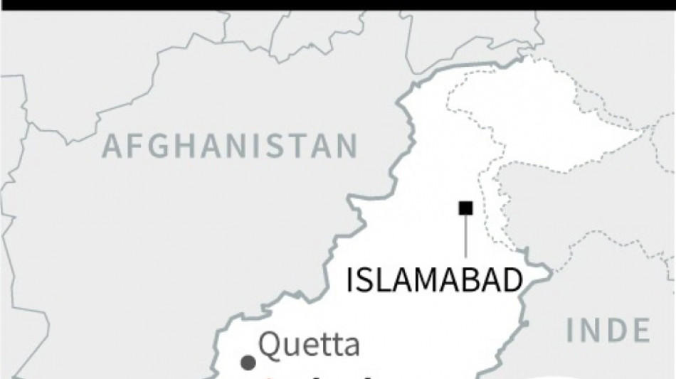 Pakistan: au moins neuf policiers tués dans un attentat suicide contre leur véhicule