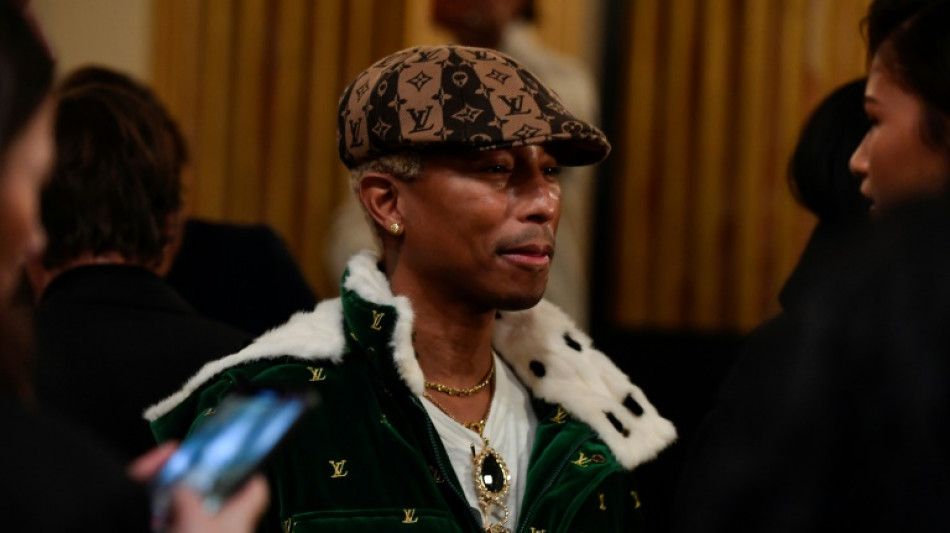 Pharrell Williams paraliza París con su esperado debut al frente de Louis Vuitton