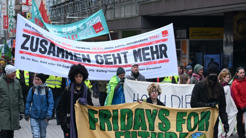 Flächendeckende Warnstreiks in öffentlichem Nahverkehr