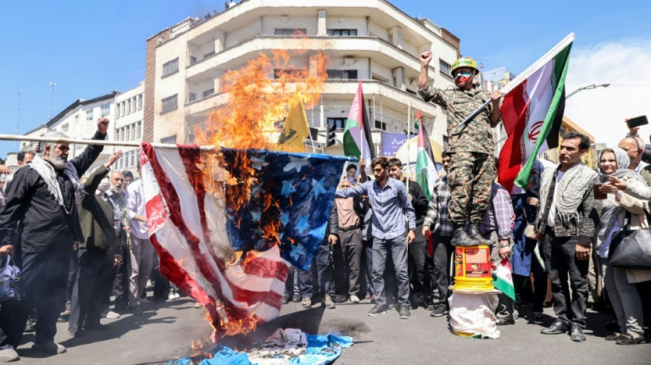 Tausende Iraner gedenken getöteter Revolutionsgarden und protestieren gegen Israel