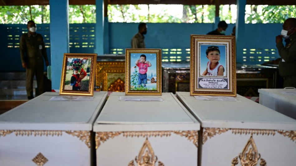 Tres días de funerales en Tailandia por matanza en una guardería