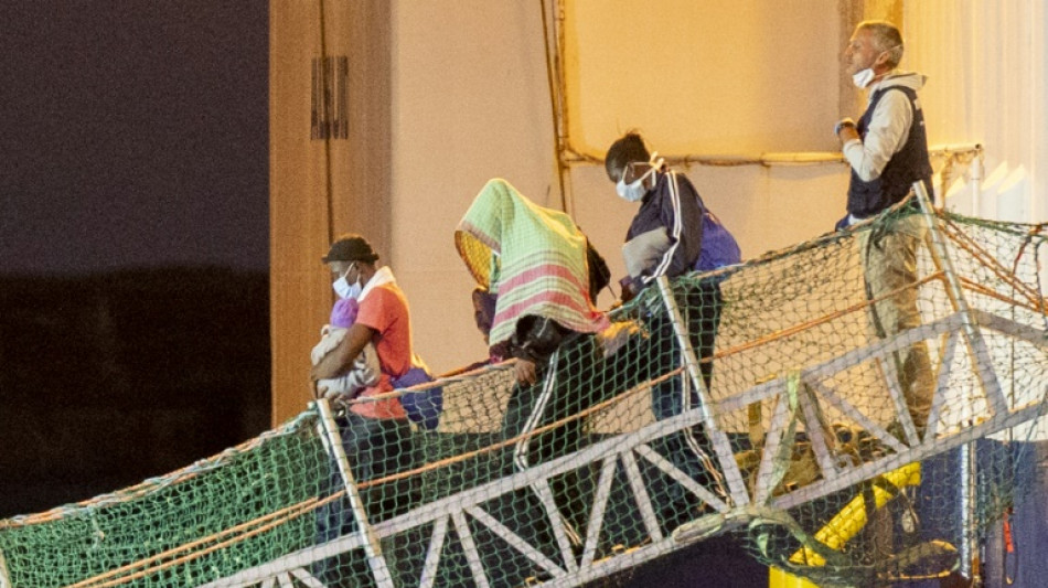 Hallan a ocho migrantes muertos en una embarcación en el Mediterráneo