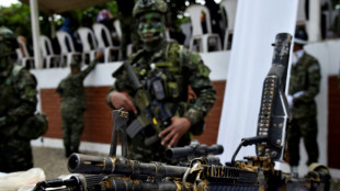 Dissidentes das Farc entregam as armas na Colômbia em meio a ofensiva do ELN