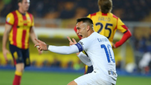 Inter de Milão goleia Lecce (4-0) e fica mais perto do 'Scudetto'