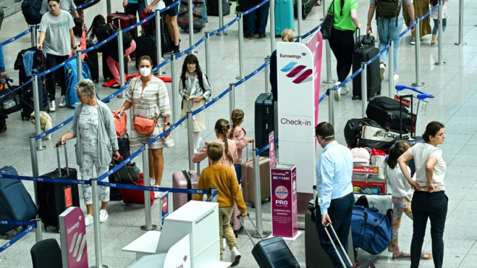 Fluglinien müssen Passagiere bei absehbaren längeren Gepäckverzögerungen warnen