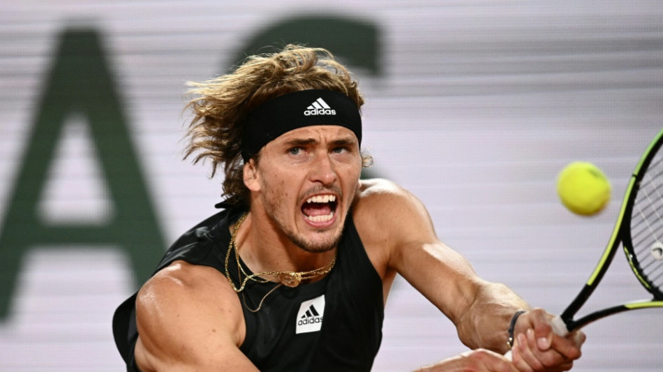 Zverev trainiert wieder auf dem Tennisplatz