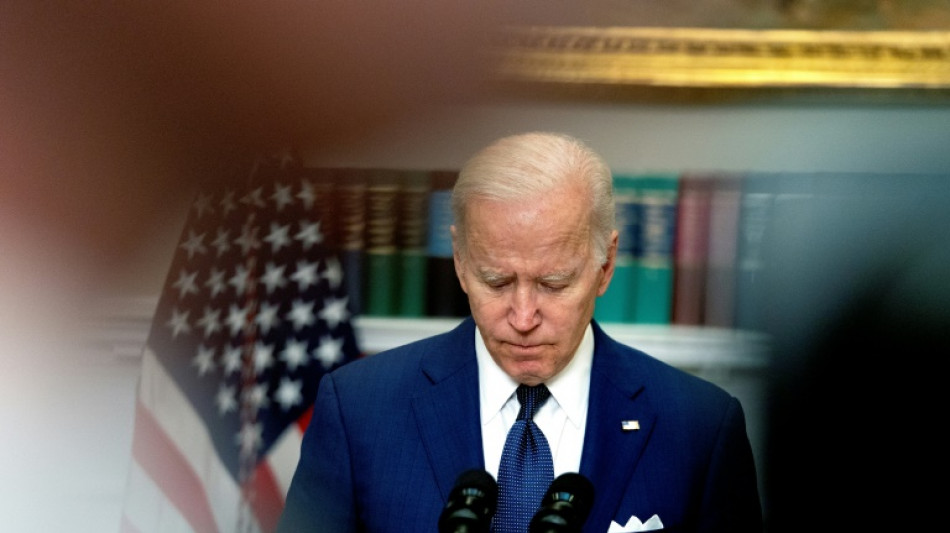 Biden recuerda su dolor personal para consolar a familias tras matanza en Texas