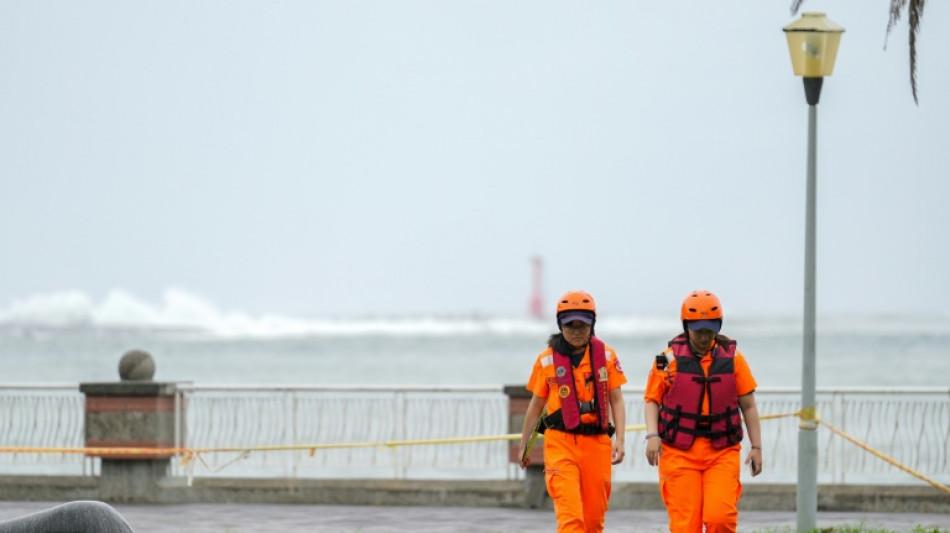 Thousands evacuated as Super Typhoon Krathon approaches Taiwan