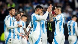 Argentina goleia El Salvador (3-0) em seu primeiro amistoso do ano