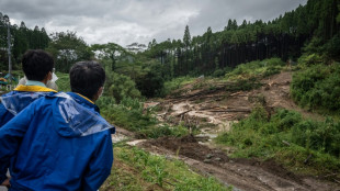 Cuatro muertos y más de 100 heridos en Japón por un tifón