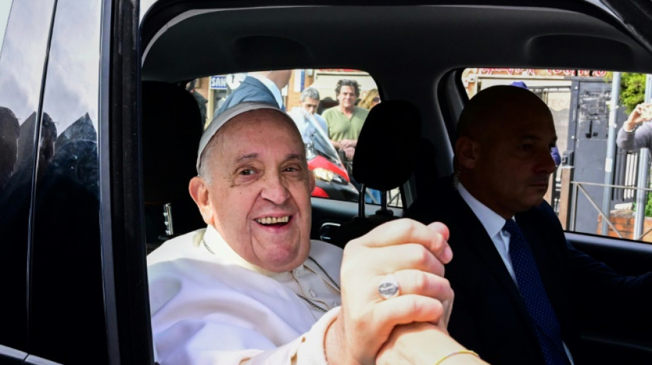 Le pape, sorti d'hôpital, doit présider la messe du dimanche des Rameaux