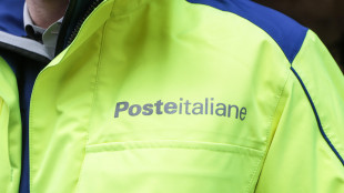 Sindacati: 'in Poste no a ricavi tagliando costo del lavoro'